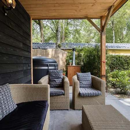 Veluwe Luxury With Private Sauna And Hot Tub - Swimming Pool Tennis Court Supermarket Bowling Alley Theatre And Entertainment For Children 公寓 *