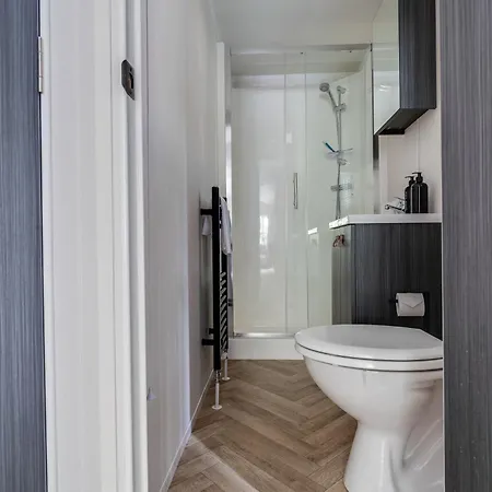 Veluwe Luxury With Private Sauna And Hot Tub - Swimming Pool Tennis Court Supermarket Bowling Alley Theatre And Entertainment For Children *