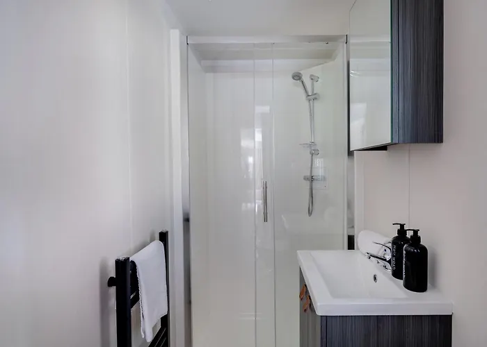 Veluwe Luxury With Private Sauna And Hot Tub - Swimming Pool Tennis Court Supermarket Bowling Alley Theatre And Entertainment For Children