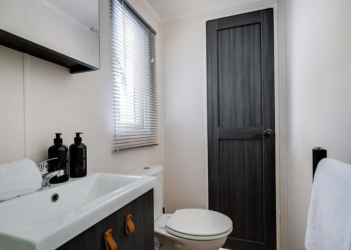 Apartamento Veluwe Luxury With Private Sauna And Hot Tub - Swimming Pool Tennis Court Supermarket Bowling Alley Theatre And Entertainment For Children