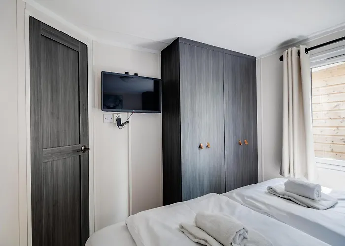 Veluwe Luxury With Private Sauna And Hot Tub - Swimming Pool Tennis Court Supermarket Bowling Alley Theatre And Entertainment For Children Apartamento *