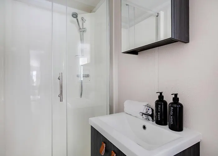 Veluwe Luxury With Private Sauna And Hot Tub - Swimming Pool Tennis Court Supermarket Bowling Alley Theatre And Entertainment For Children Apartamento