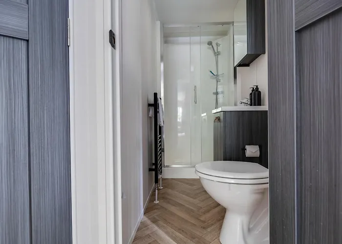 Veluwe Luxury With Private Sauna And Hot Tub - Swimming Pool Tennis Court Supermarket Bowling Alley Theatre And Entertainment For Children *