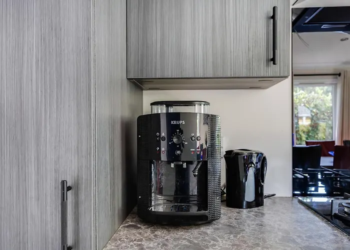 Veluwe Luxury With Private Sauna And Hot Tub - Swimming Pool Tennis Court Supermarket Bowling Alley Theatre And Entertainment For Children